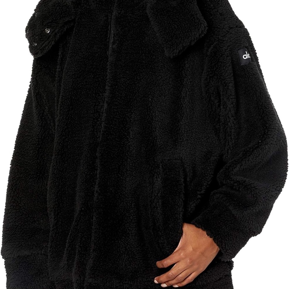 ALO Yoga Black Teddy Jacket. XS Oversided
